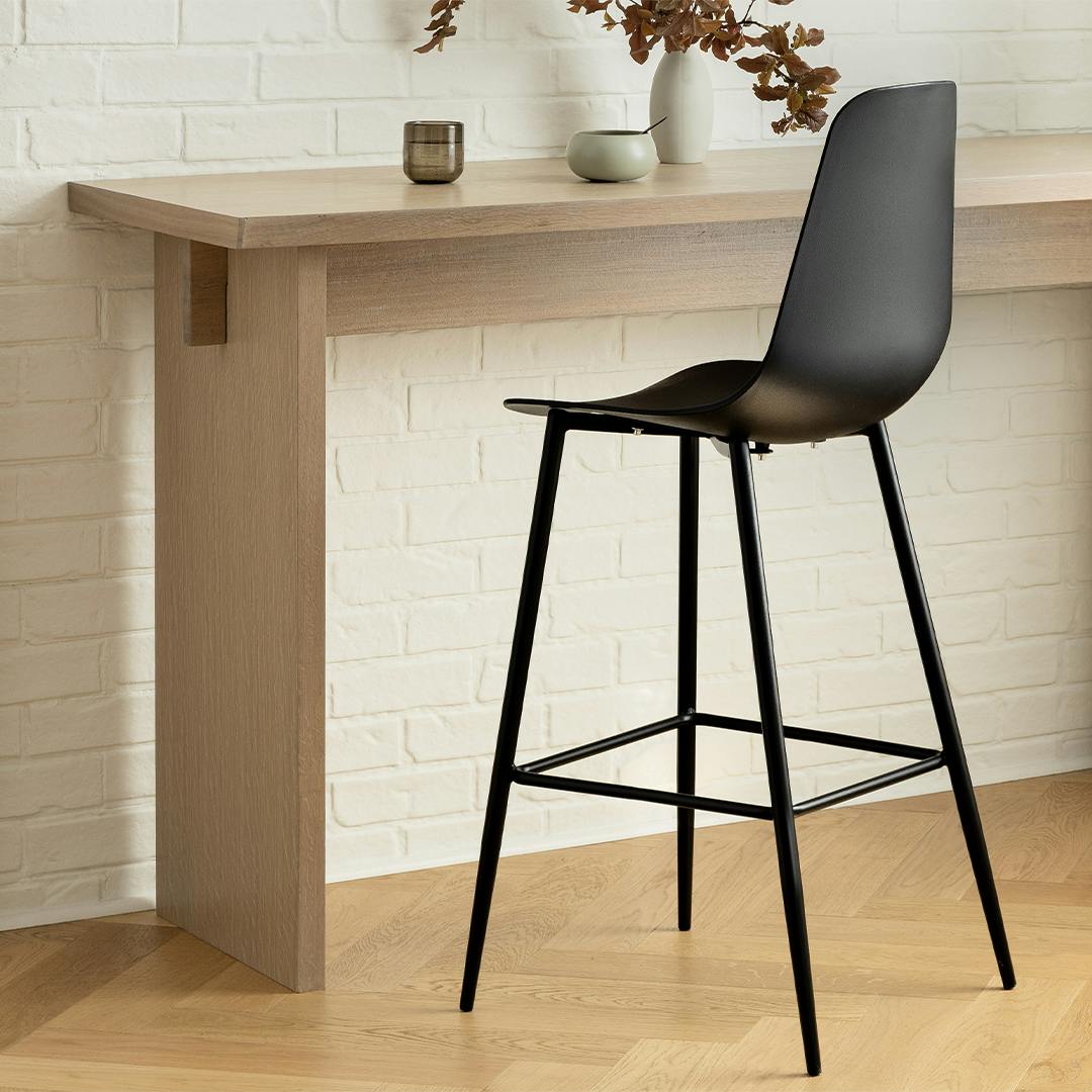 Svelti Bar Stool - Pure Black