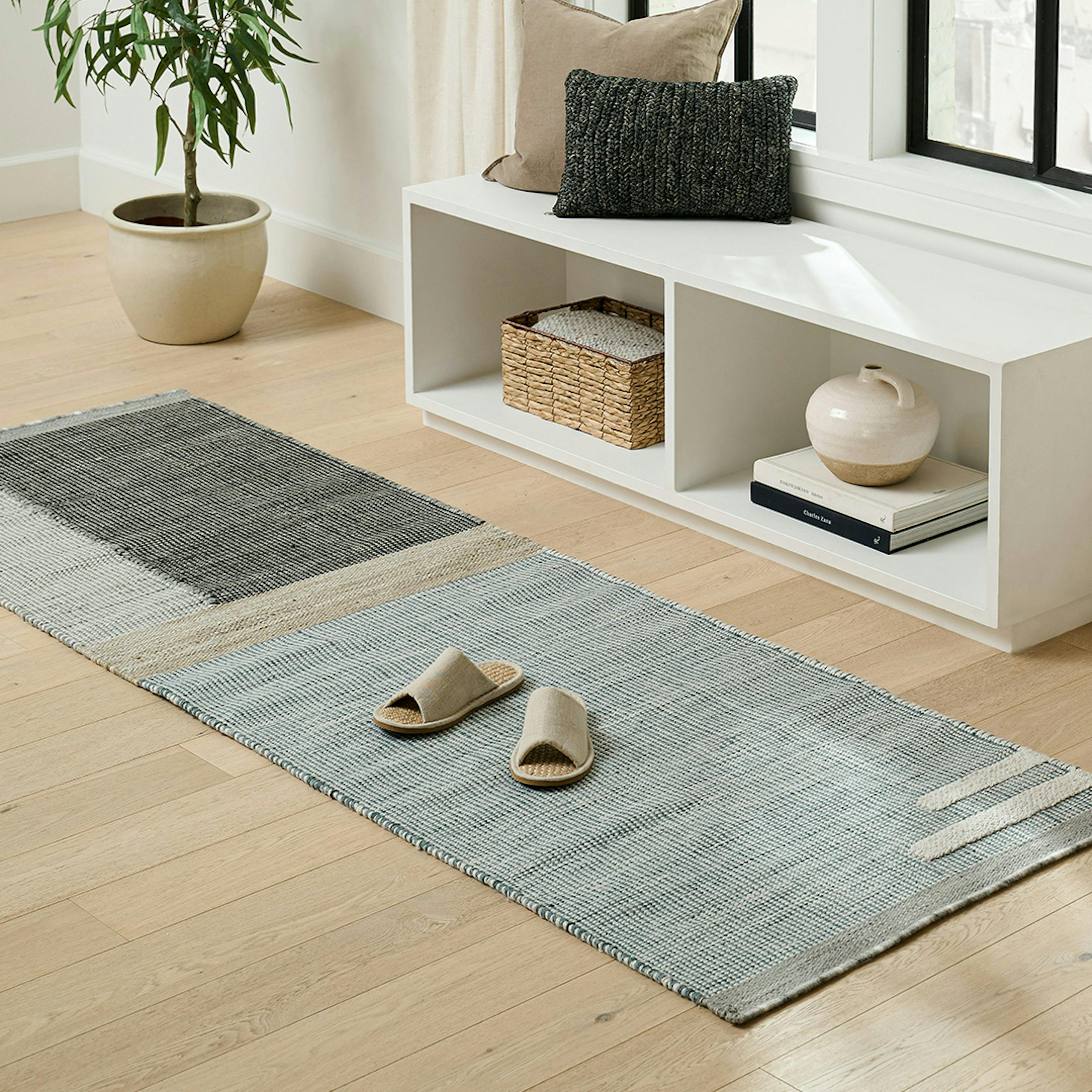 Elko 2.5 x 8 Indoor/Outdoor Runner - Geode