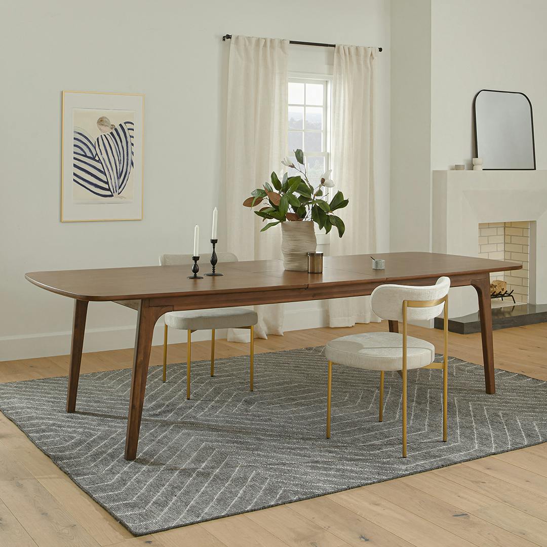 Plumas 92.5 - 112 Extendable Dining Table - Walnut
