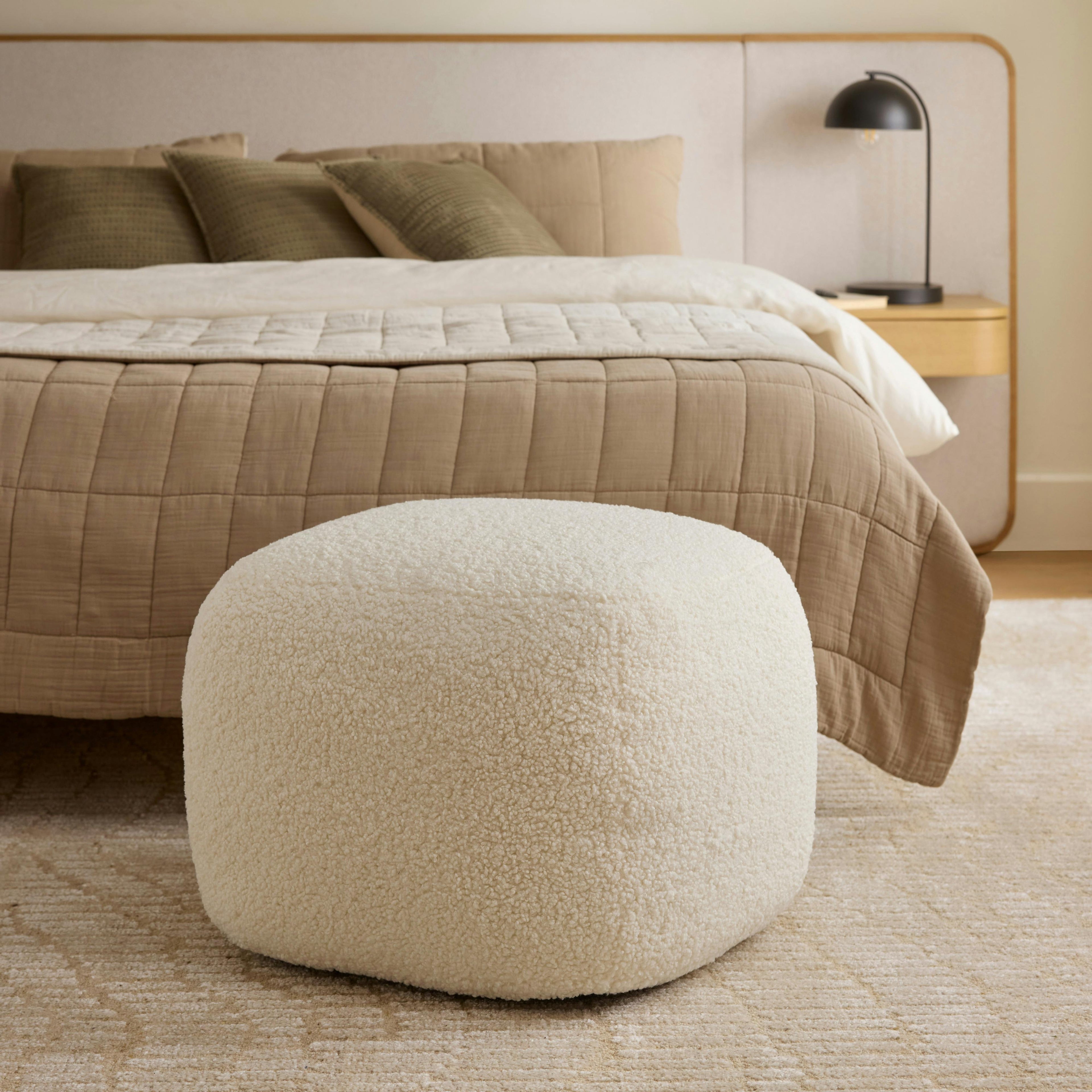 Petter 25 Pouf - Short Shearling White